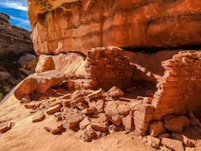 Hike to Horse Collar Ruin at Natural Bridges National Monument