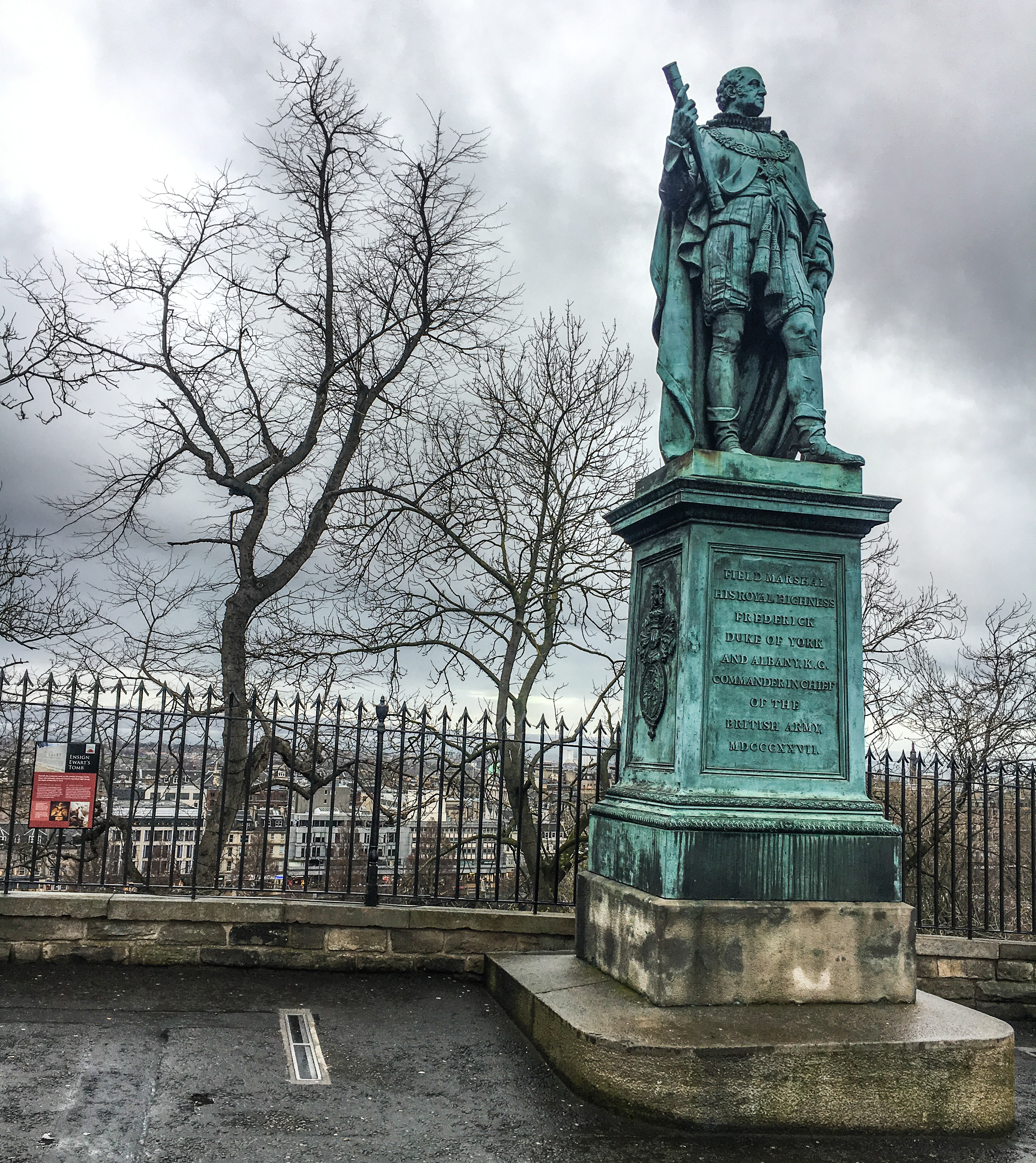 Explore Edinburgh Castle