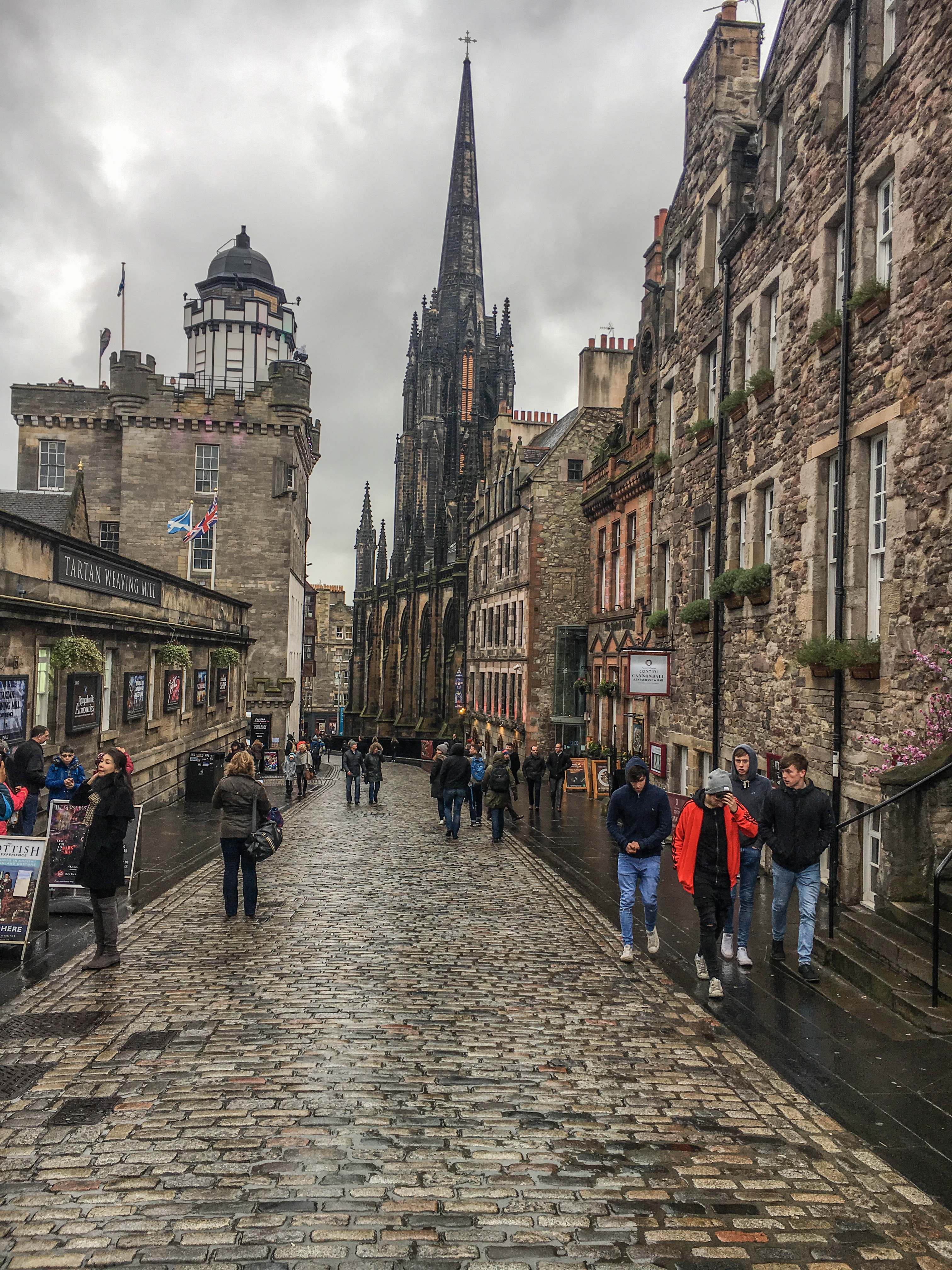 Explore Edinburgh Castle