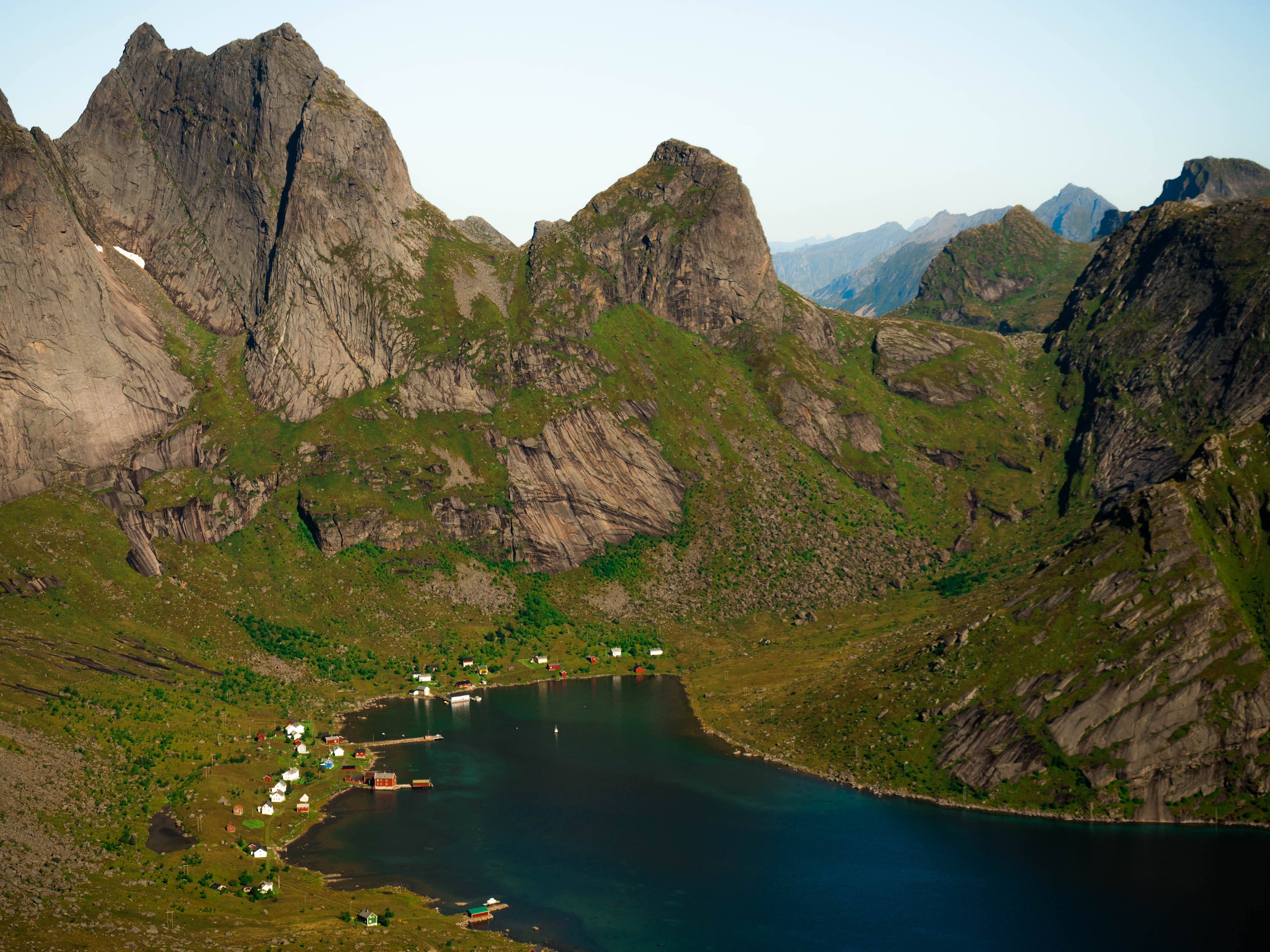 Hike to Helvetestinden