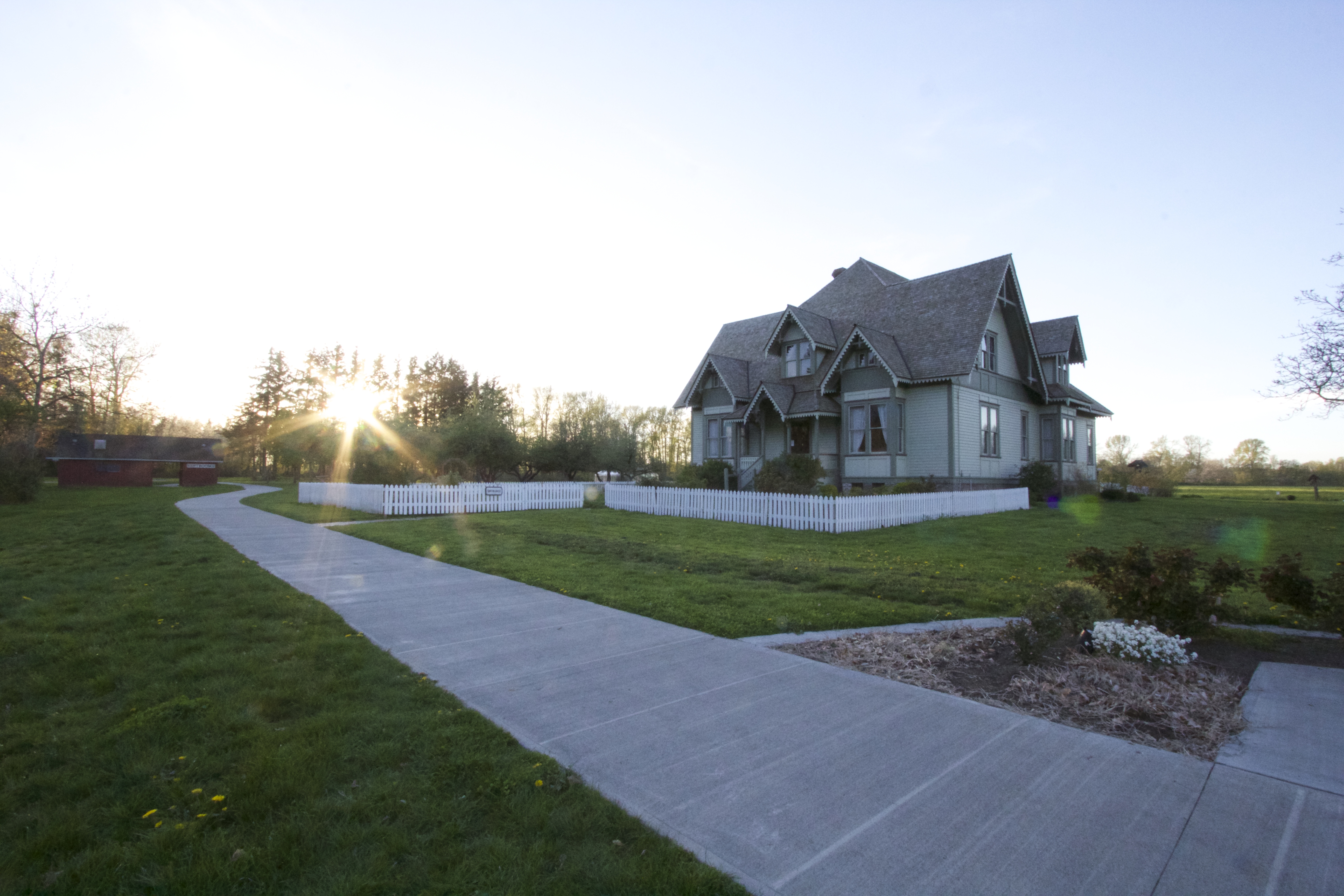 Take a Stroll through Hovander Homestead Park