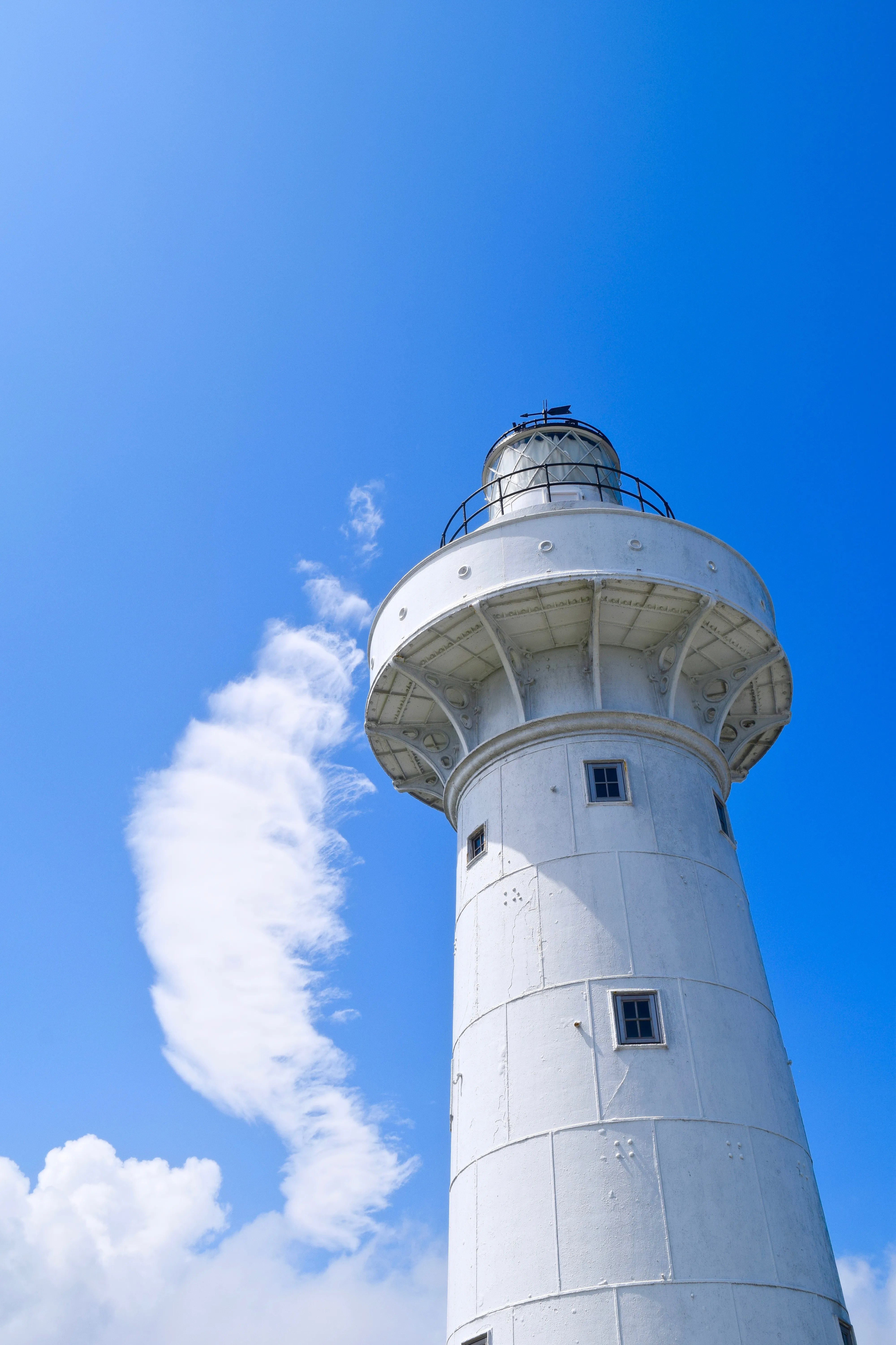 Visit Eluanbi Lighthouse (鵝鑾鼻燈塔) in Kenting National Park 