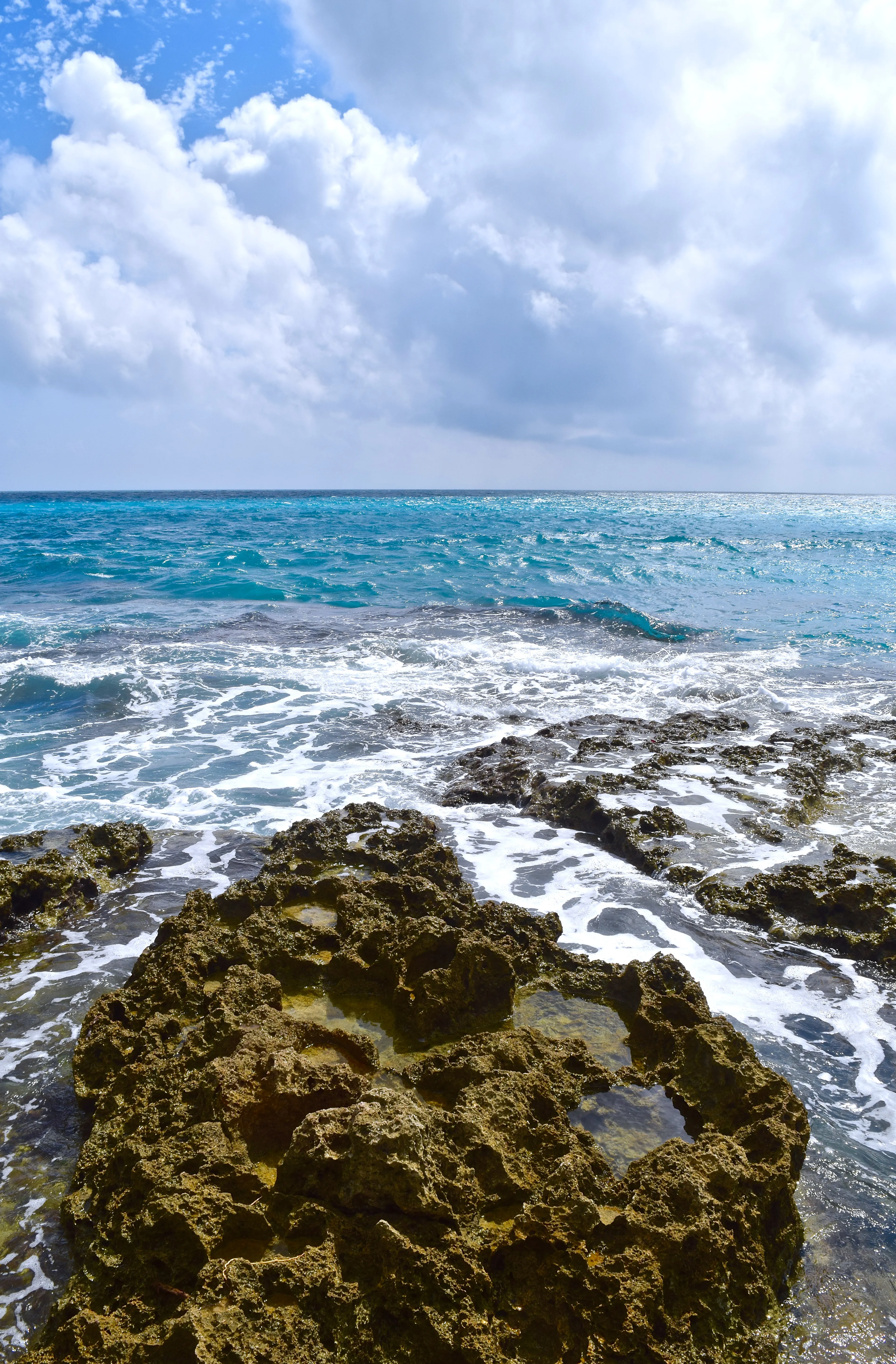 Visit Eluanbi Lighthouse (鵝鑾鼻燈塔) in Kenting National Park 