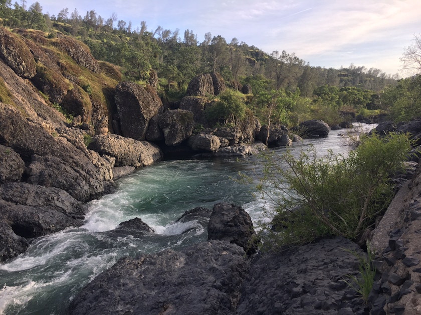Hike the Yahi Trail in Upper Bidwell Park, Chico, California