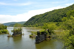 Hike Weverton Cliffs Overlook from Harpers Ferry