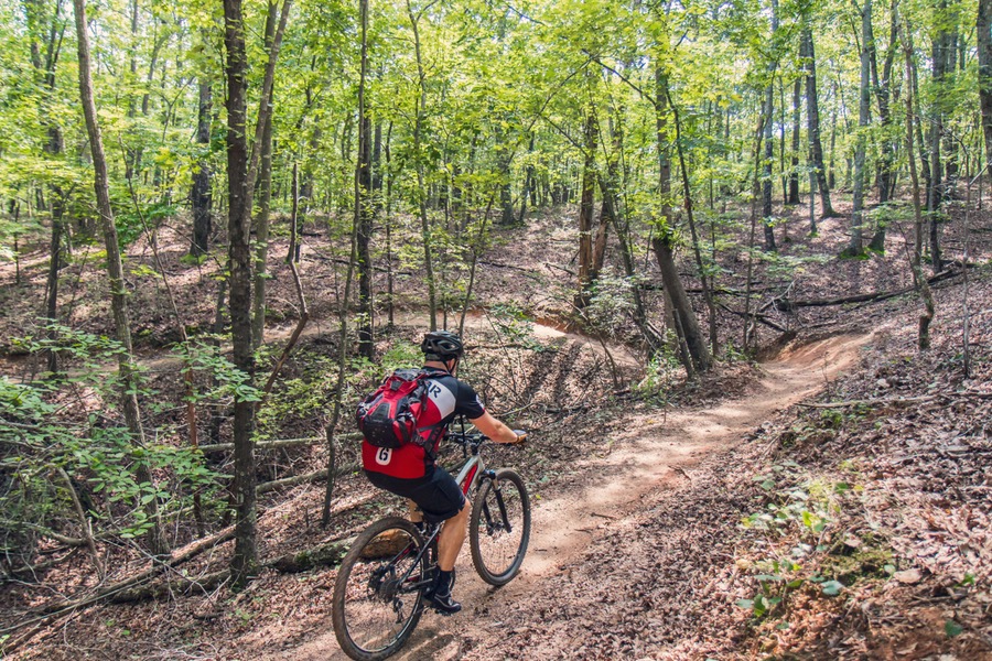 6 Ways to Explore on Your Bike