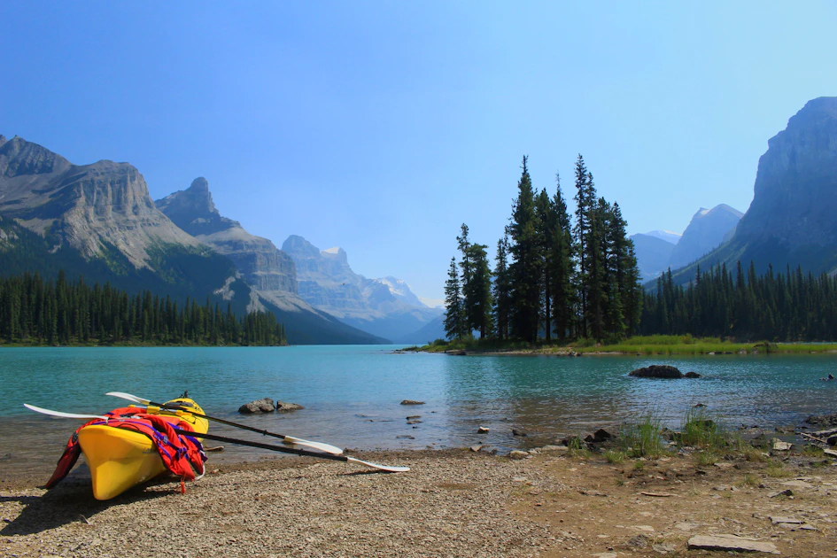 Kayak to Spirit Island in the Canadian Rockies, Maligne Lake Lodge
