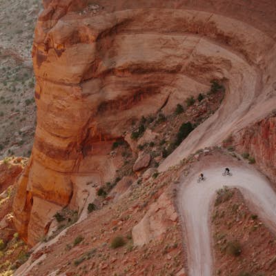 Mountain Bike the Shafer Trail in Moab