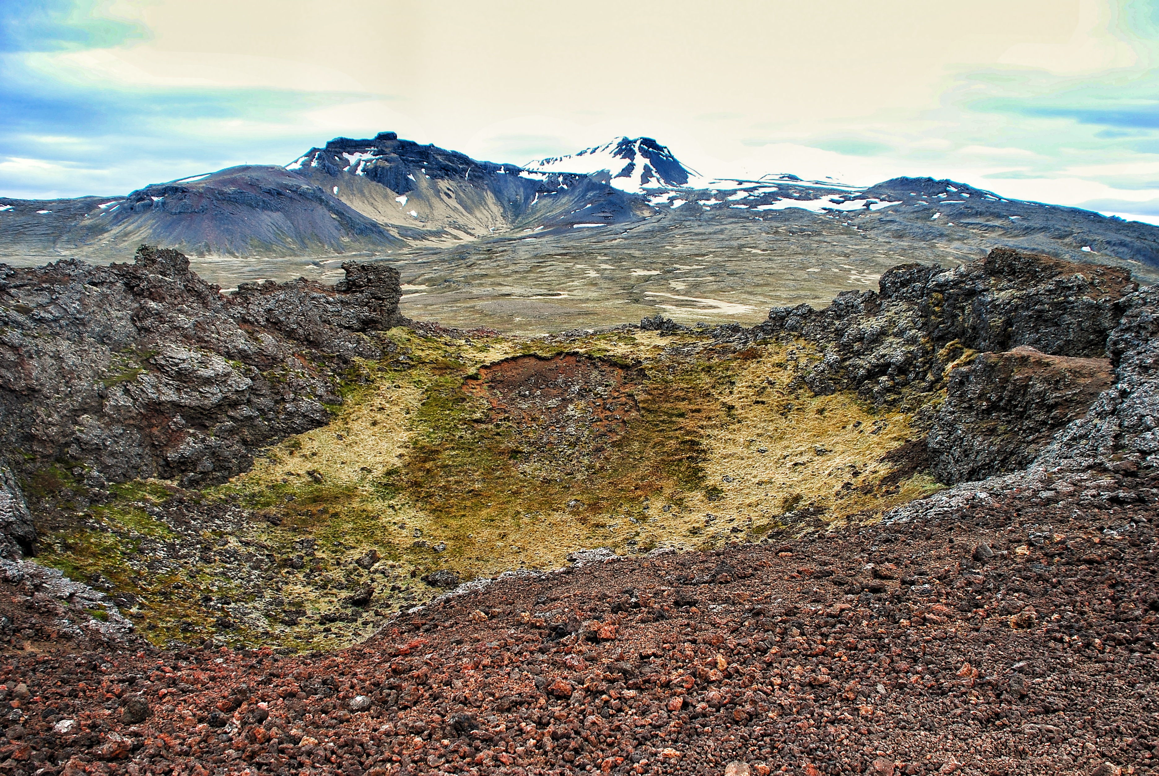 Explore Saxhóll Crater