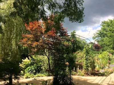 Explore Overland Park Arboretum & Botanical Gardens
