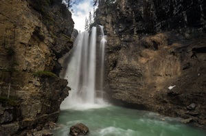 Hike Johnston Canyon