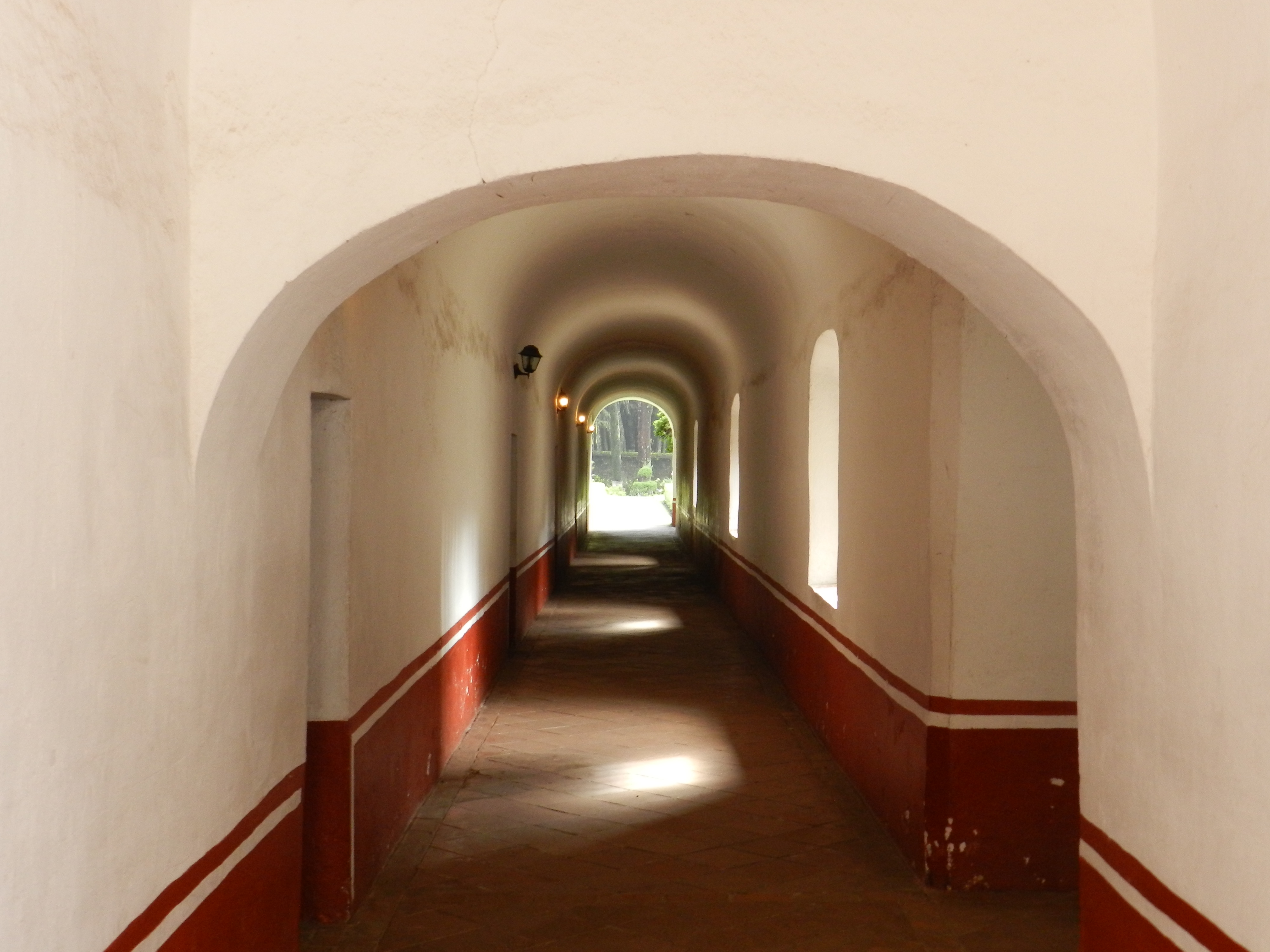 Explore Ex Convento de Los Leones