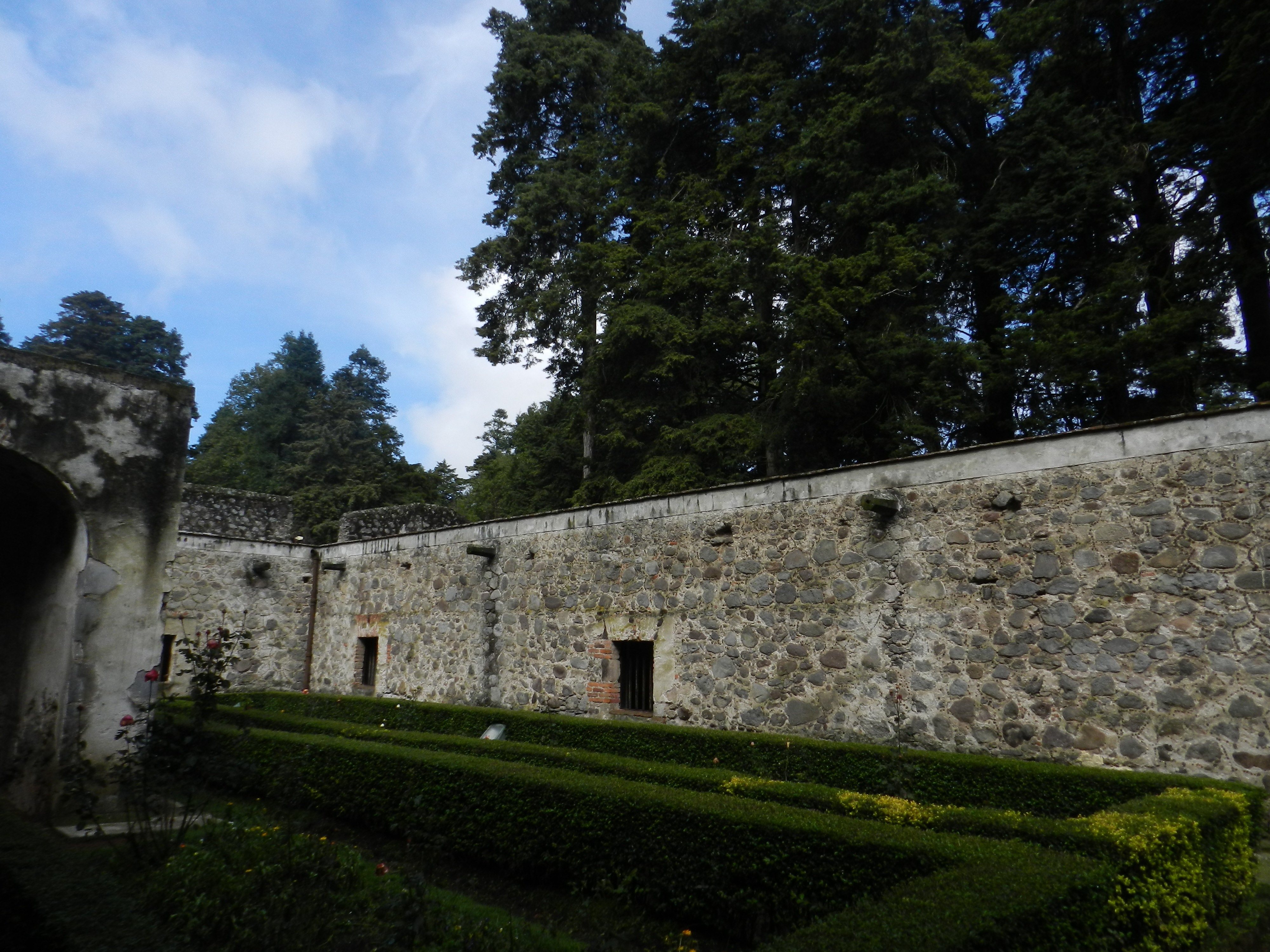 Explore Ex Convento de Los Leones