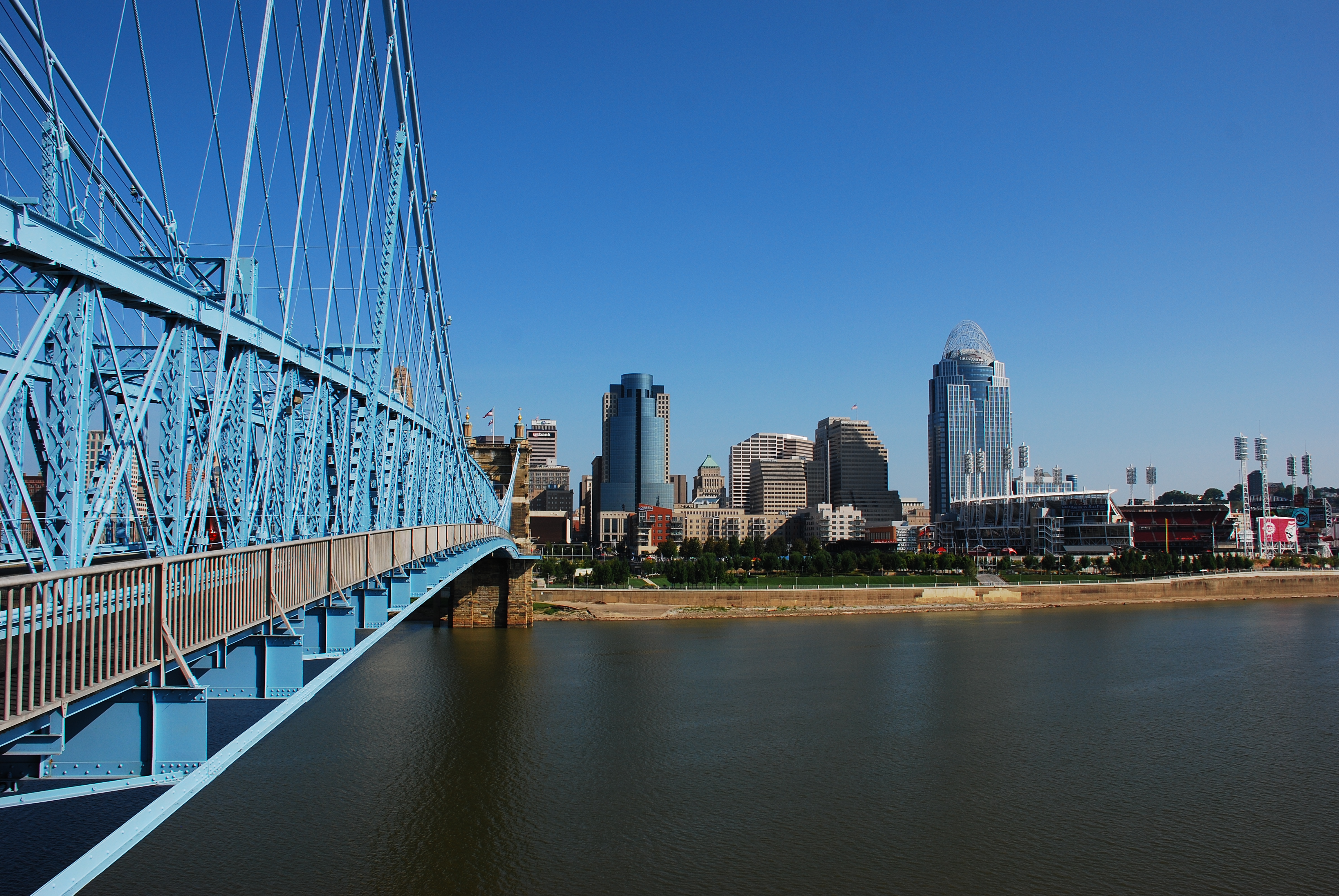 Walk around Smale Riverfront and Sawyer Point Parks