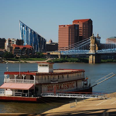 Walk around Smale Riverfront and Sawyer Point Parks