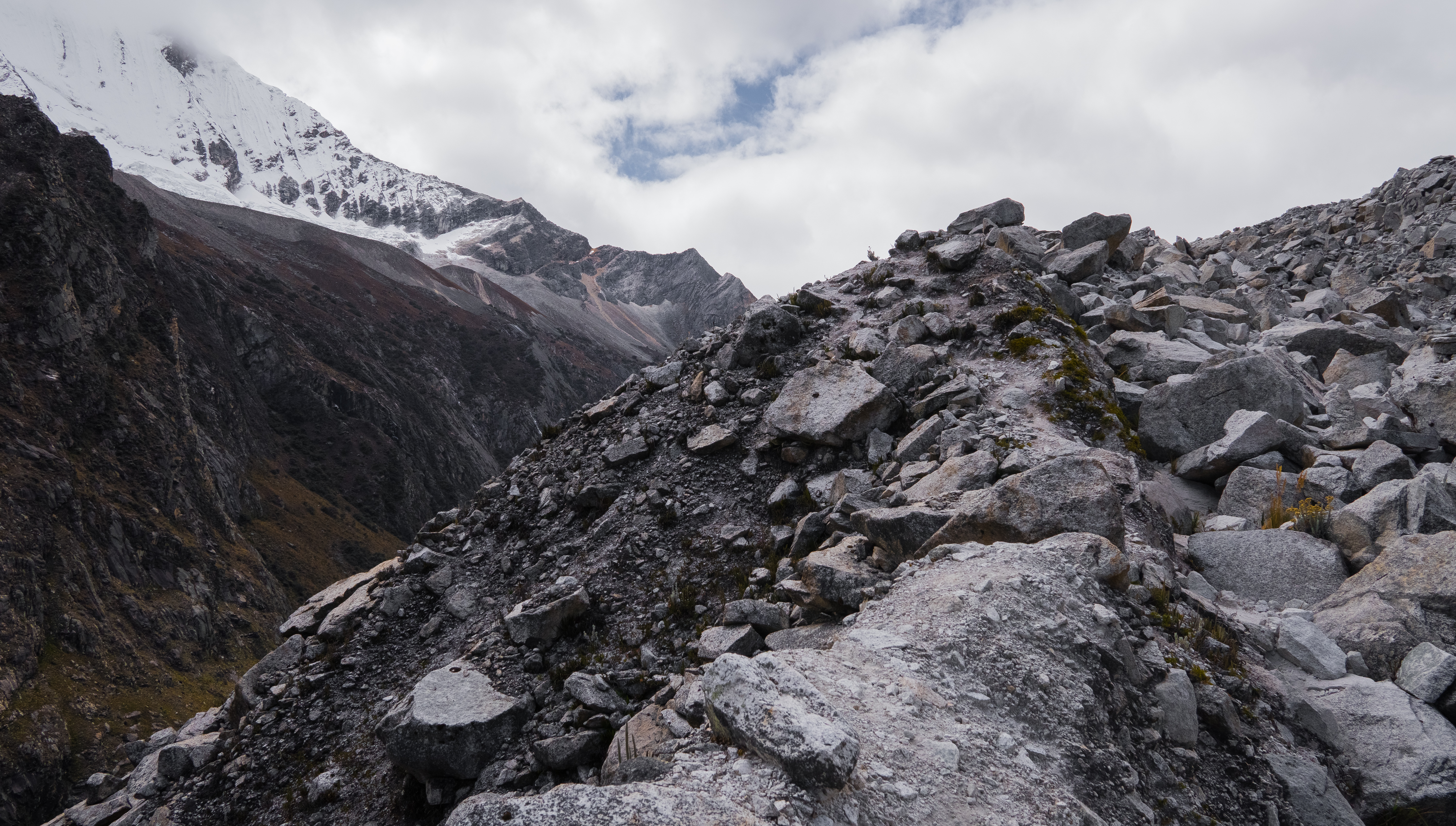 Hike Laguna Paron