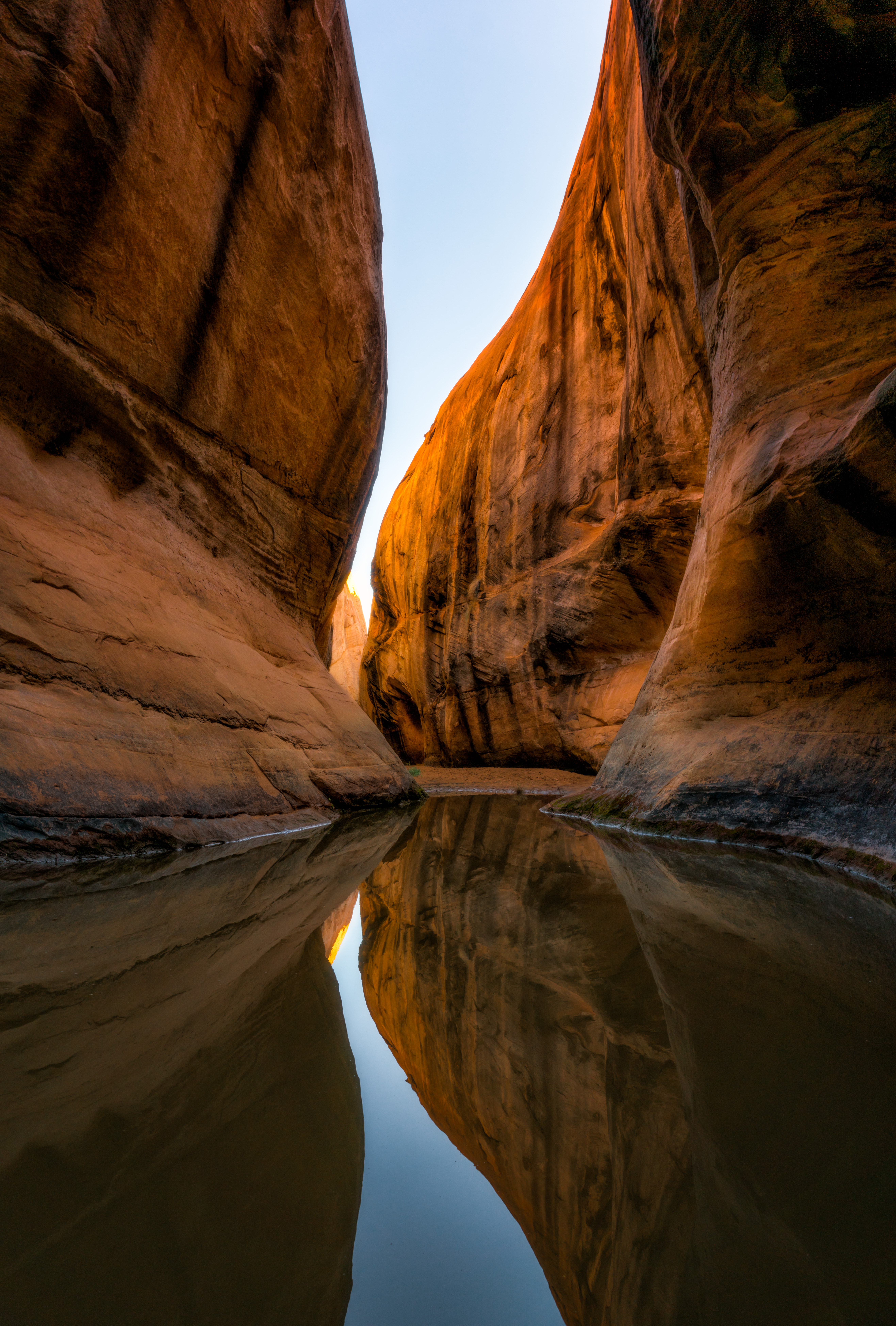 Kayak or SUP Lost Eden Canyon in Lake Powell