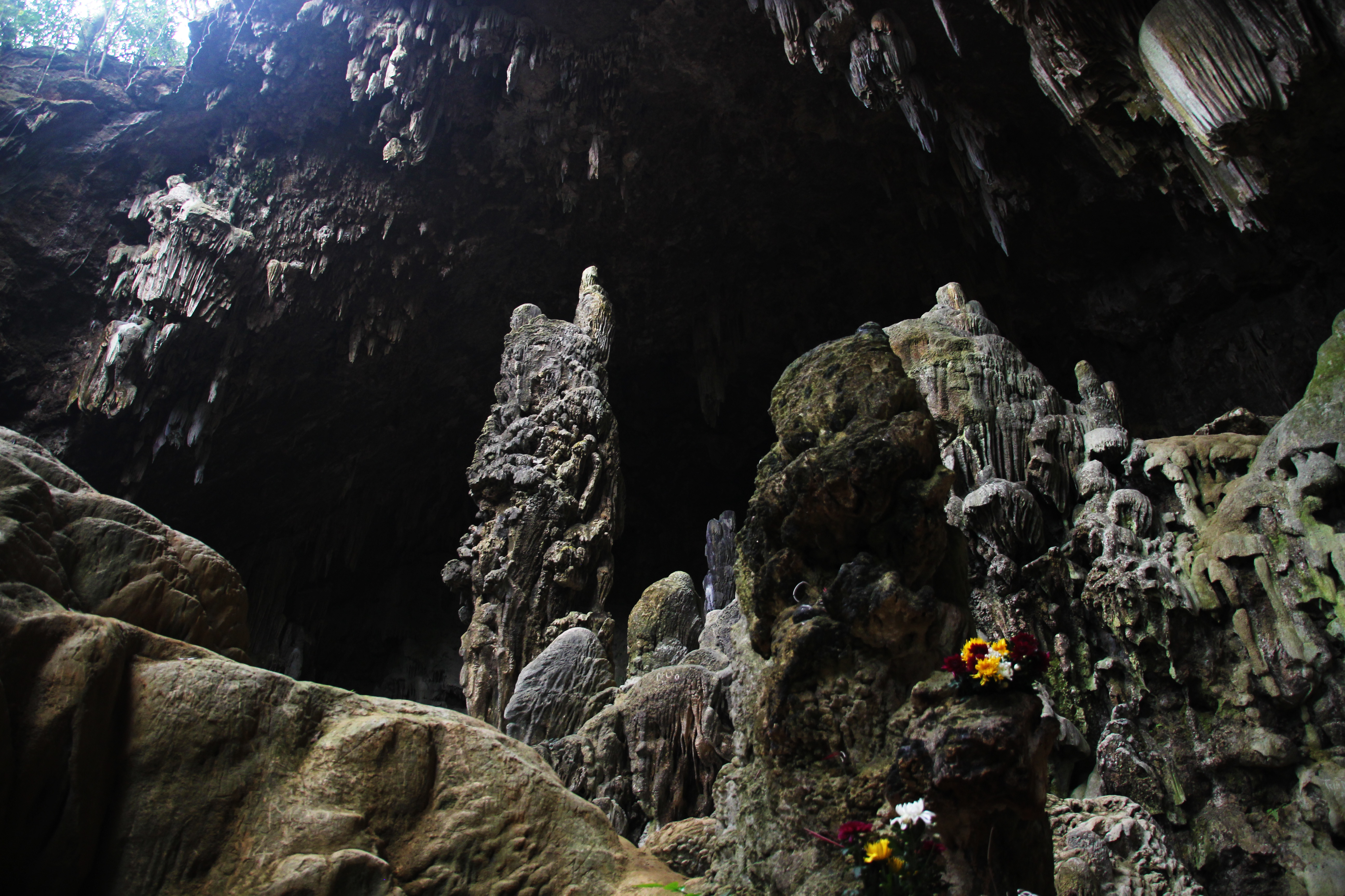 Hike to Chieu Cave in Mai Chau