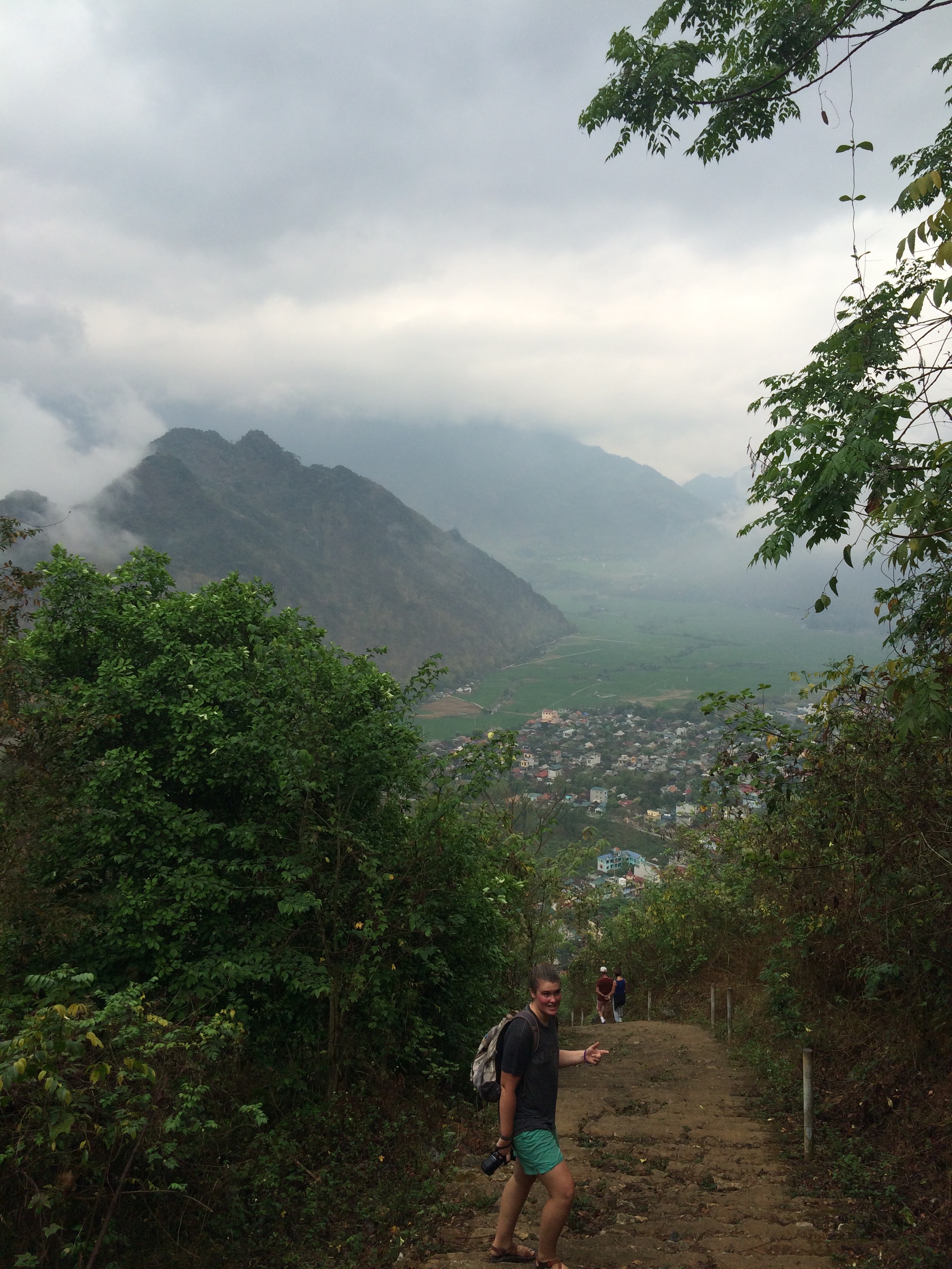 Hike to Chieu Cave in Mai Chau