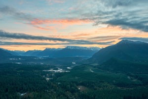 Why Sunrise Is the Best Time to Explore Rattlesnake Ledge