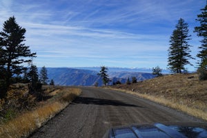 Drive to Hat Point Overlook in Hells Canyon 