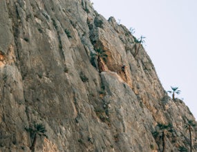 Climb Los Lobos Canyon in Potrero Chico