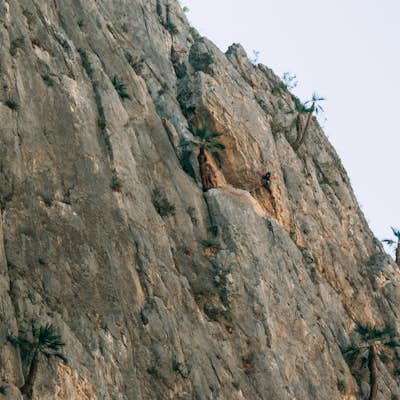 Climb Los Lobos Canyon in Potrero Chico