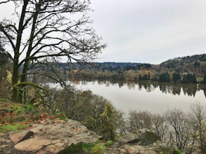 Walk the Canemah Bluff Loop